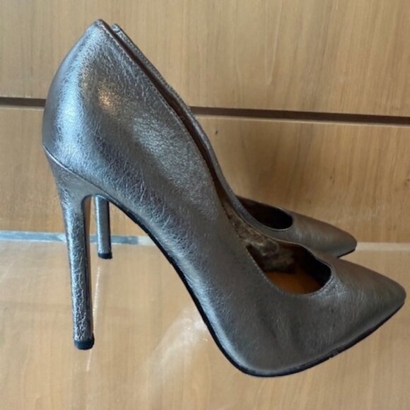 Pre-Loved Nine West Silver/Bronze Metallic Pumps - Size 7 - Picture 4 of 5
